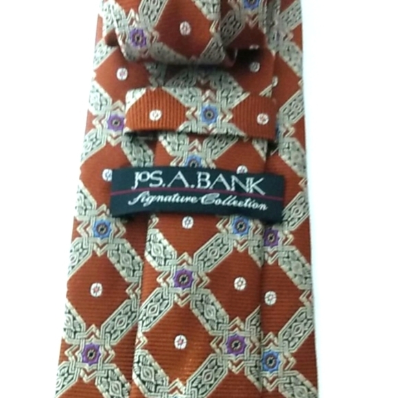 JOS. A. BANK SIGNATURE COLLECTION SILK NECK TIE - Picture 10 of 11